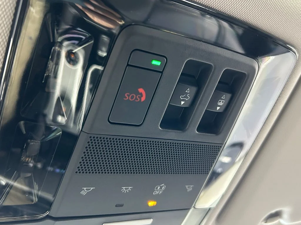 New 2026 Gray Mitsubishi SEL image 23