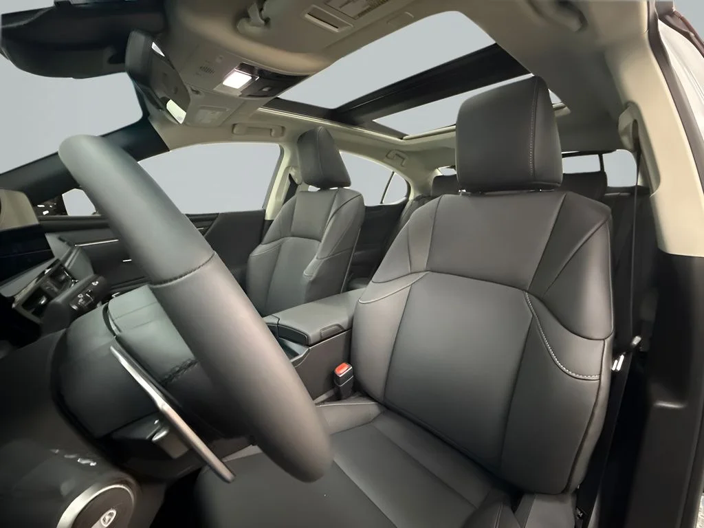 Used 2025 Silver Lexus 350 image 12