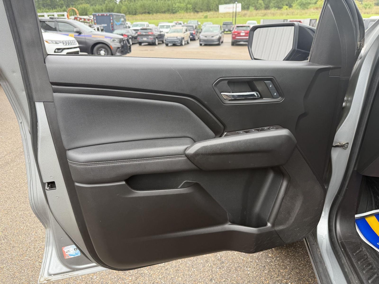 Used 2024 Summit White GMC 2WD Elevation image 15