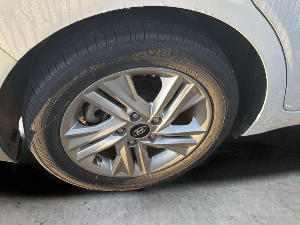 Used 2020 Quartz White Pearl Hyundai SEL image 20