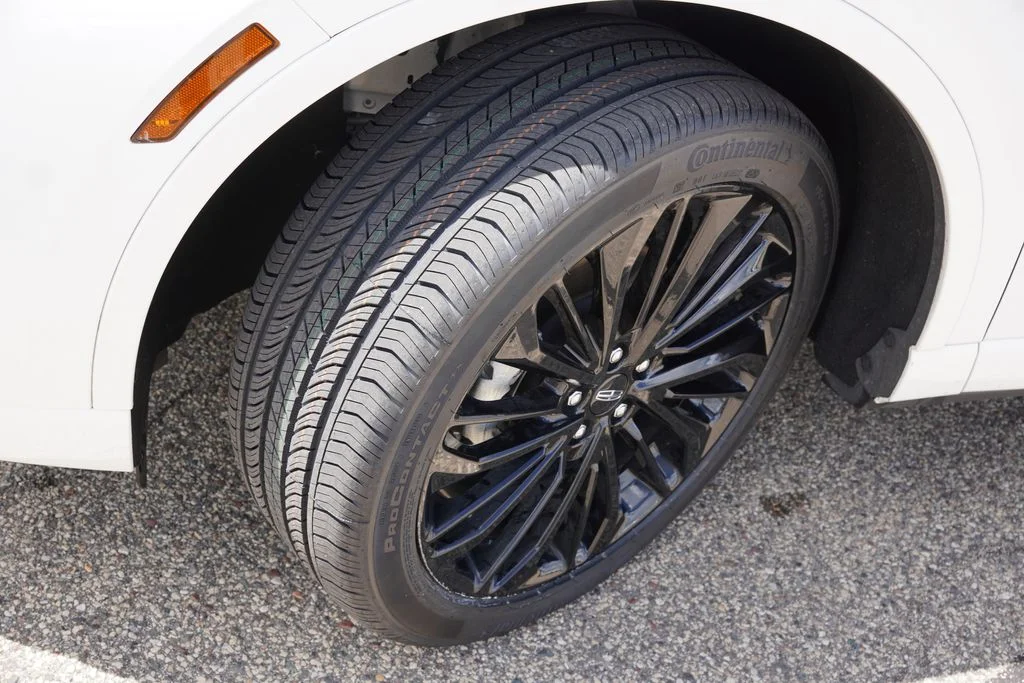 Used 2023 Pristine White Metallic Tri-Coat Lincoln Reserve image 13