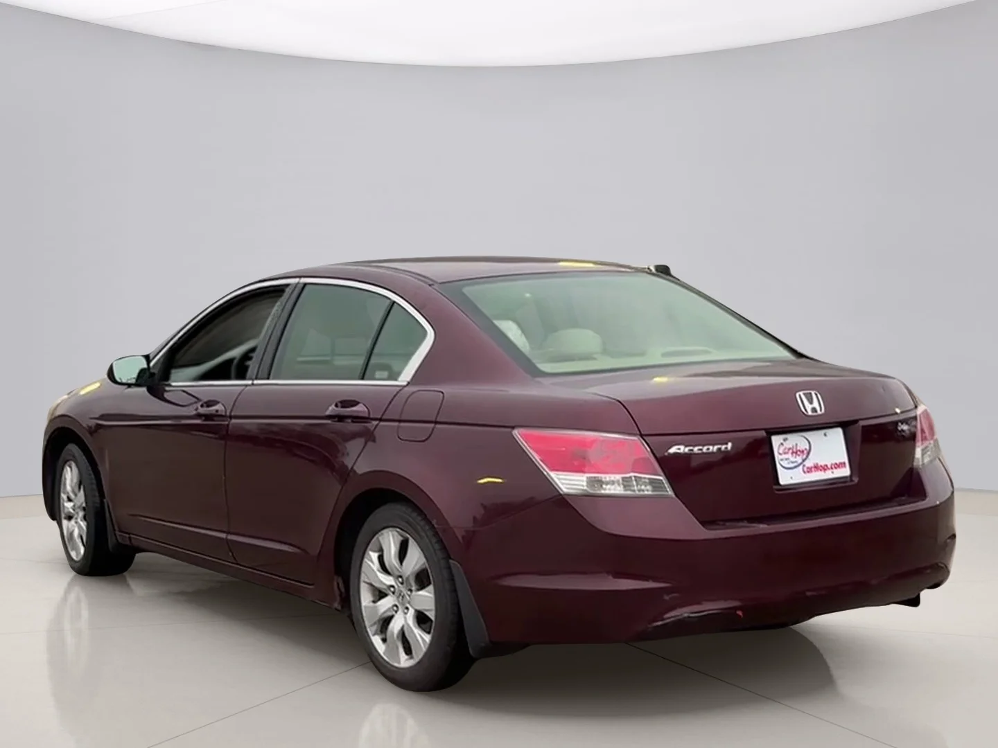 Used 2009 Maroon Honda  image 3
