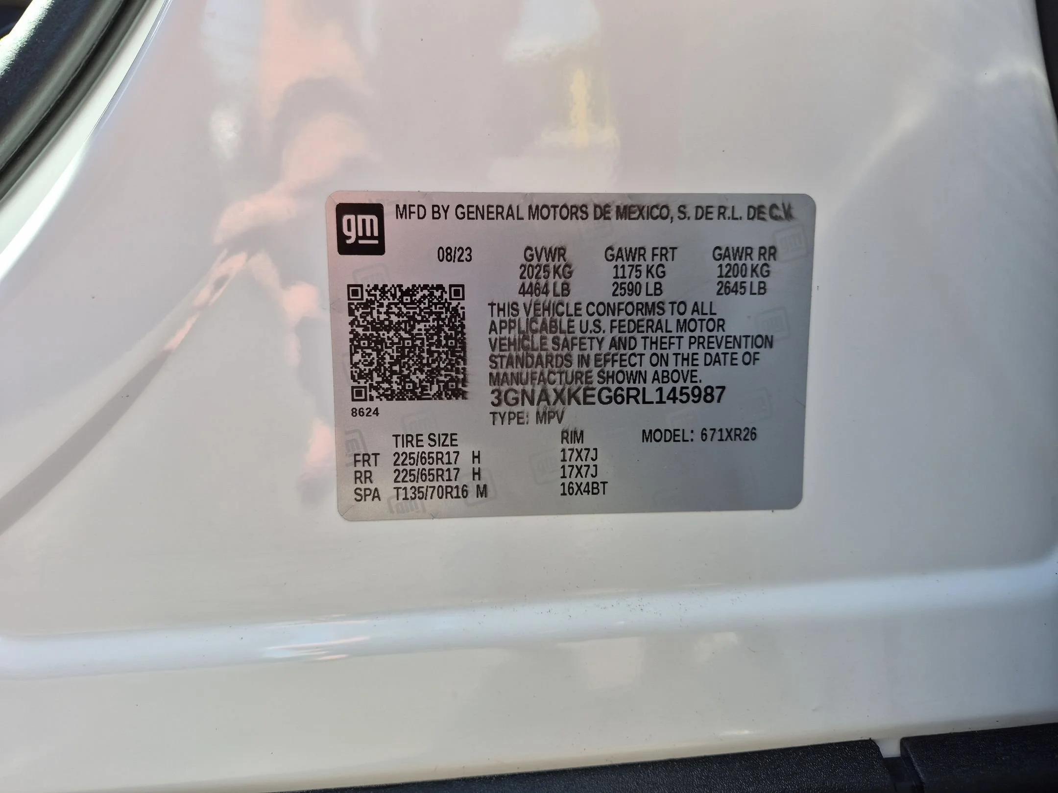 Used 2024 Summit White Chevrolet LT image 31