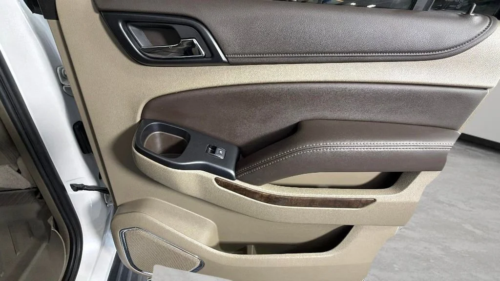 Used 2019 IRIDESCENT PEARL TRICOAT Chevrolet LT image 39