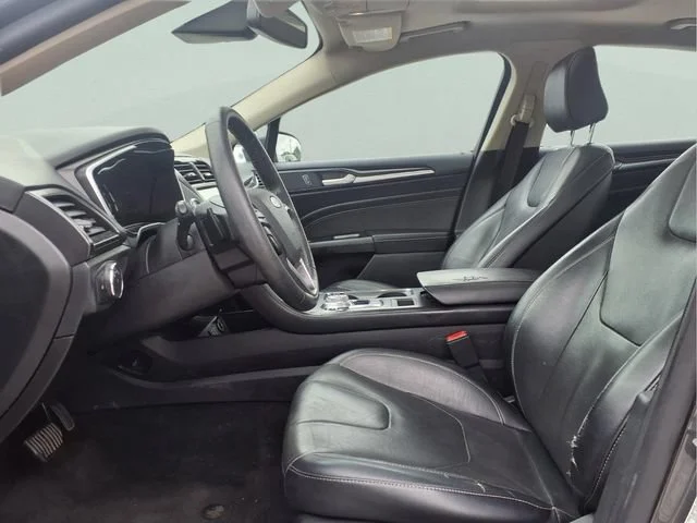 Used 2020  Ford Titanium image 20
