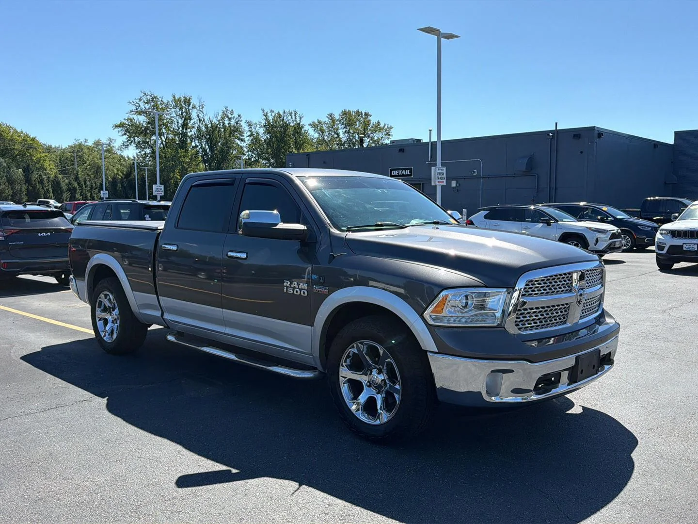 Used 2018  RAM Laramie image 7
