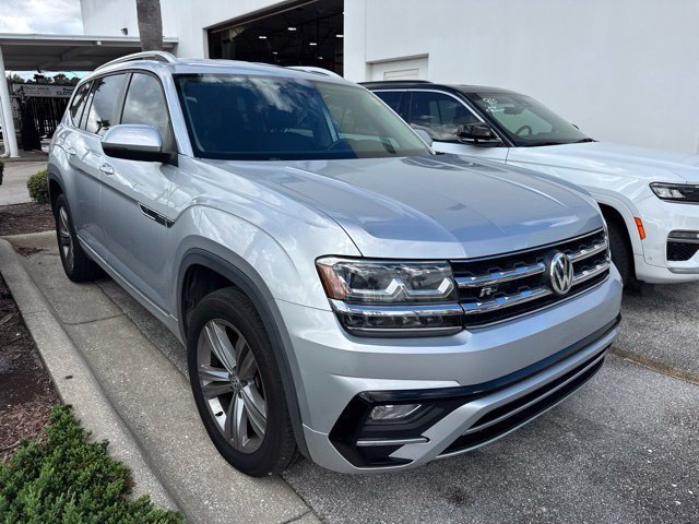 Used 2019 Silver Volkswagen 3.6L V6 SE image 2