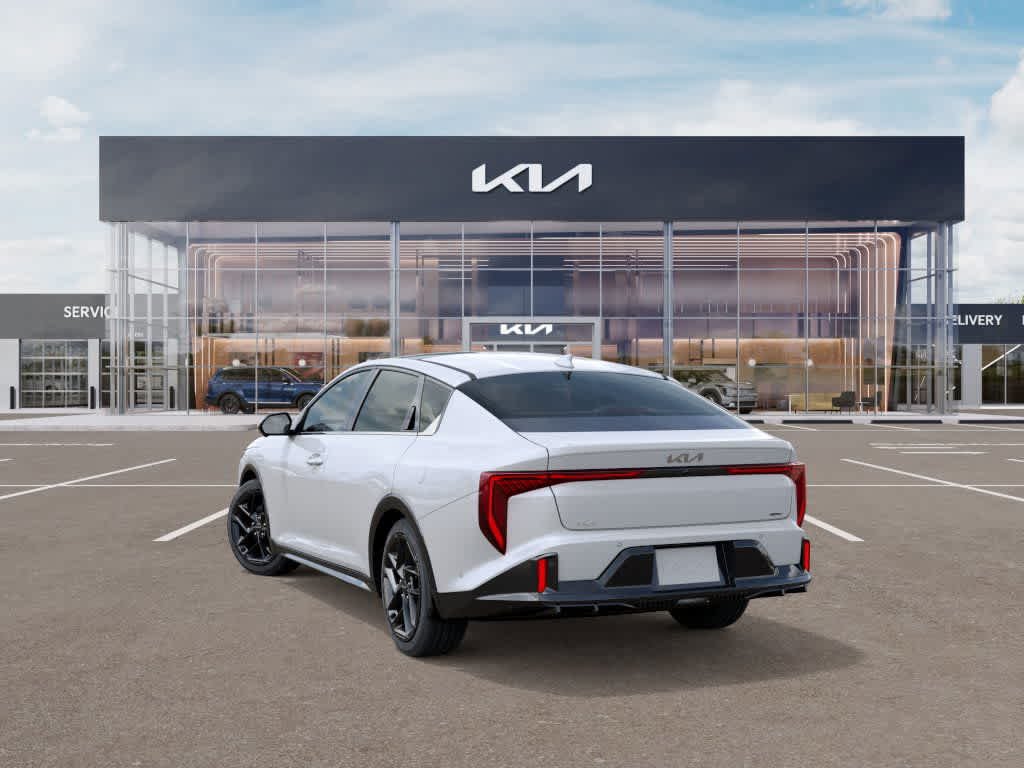 2025 Kia K4 GT-Line Turbo - Photo 4