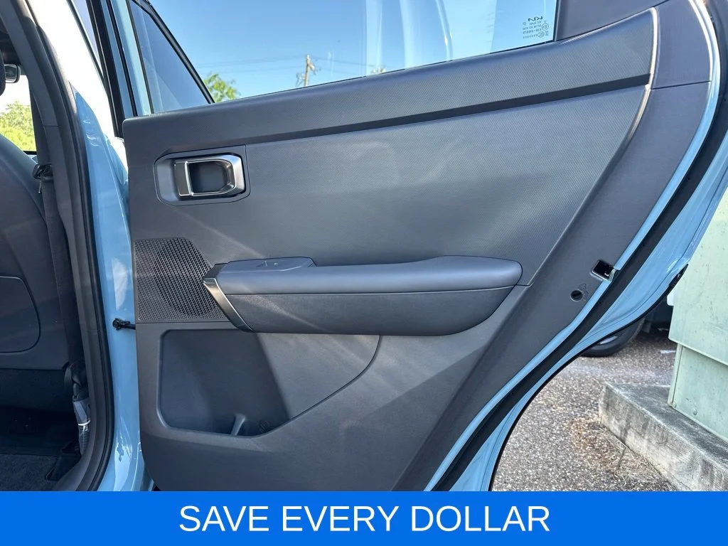 Used 2027 Blue Kia X-Line S image 17