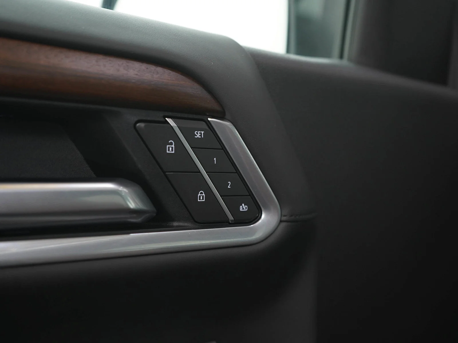 Used 2025 Sterling Metallic GMC Denali Ultimate image 21