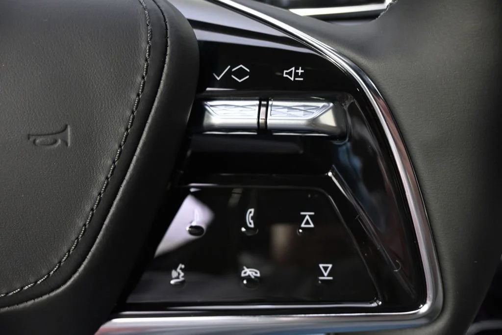 2025 Cadillac LYRIQ Luxury 3 - Photo 35