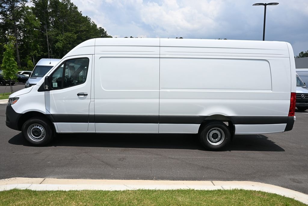 New 2026 Arctic White Mercedes-Benz Cargo 170 WB image 3