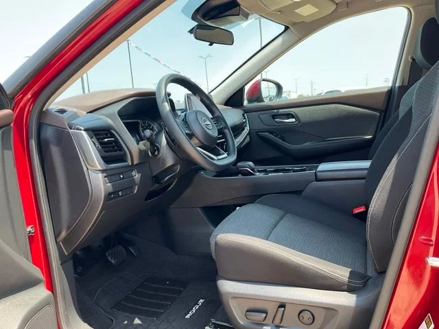 Used 2023 Red Nissan SV image 3