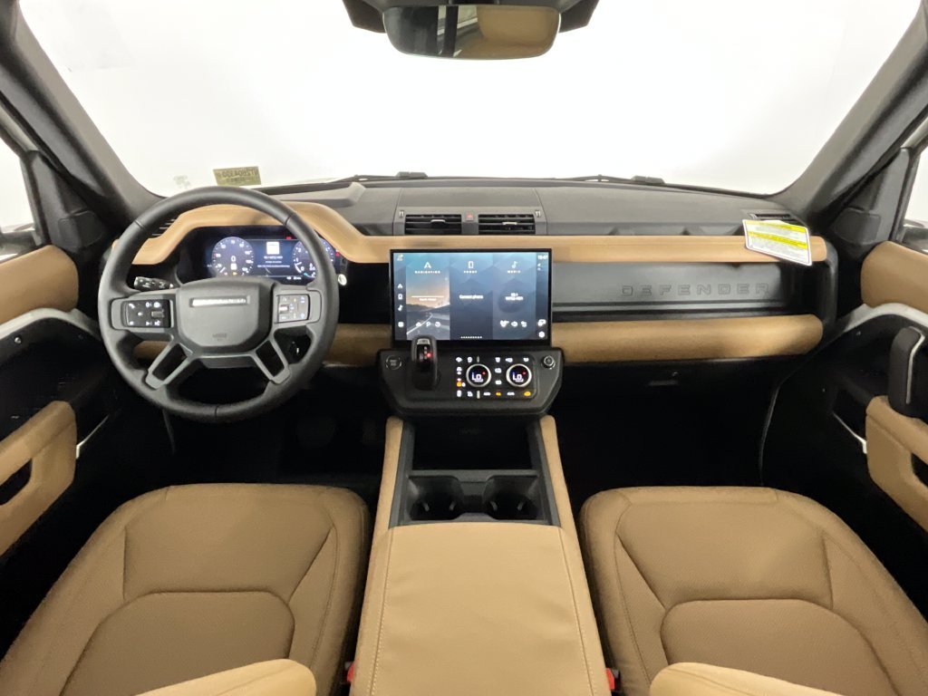 New 2026 Fuji White Land Rover X-Dynamic SE image 4