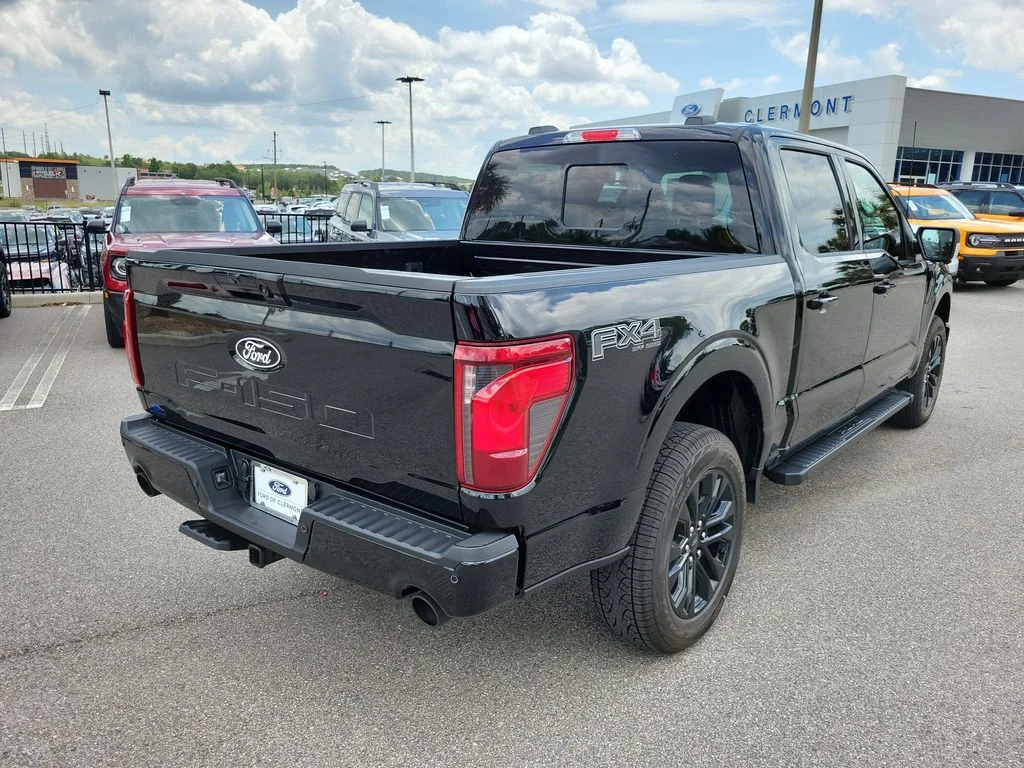 New 2026 Agate Black Metallic Ford XLT image 5