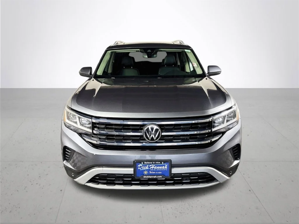 Used 2021 Gray Volkswagen 2.0T SEL image 3
