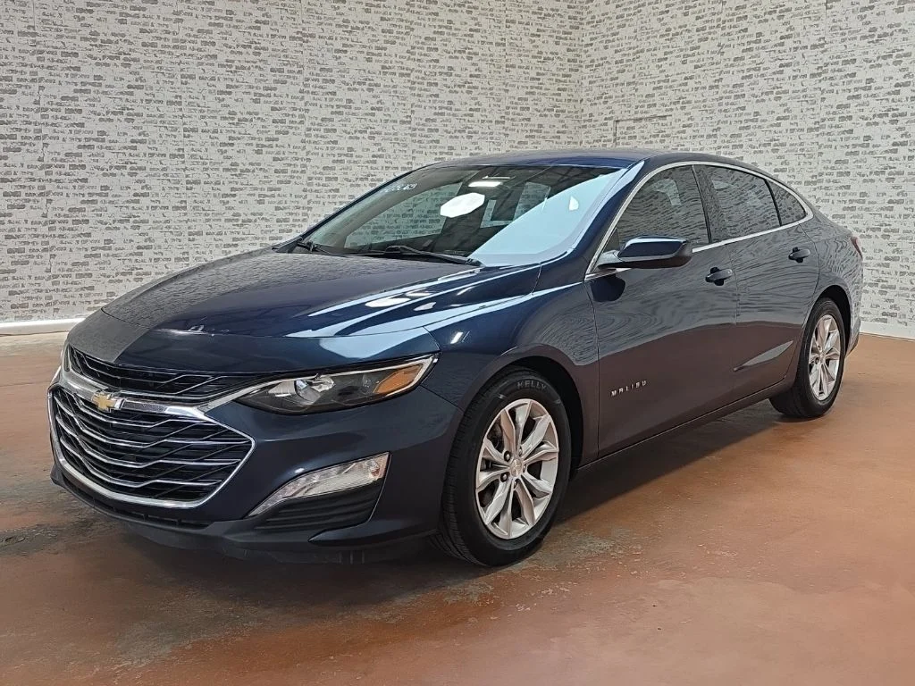 Used 2020 Blue Chevrolet LT image 3