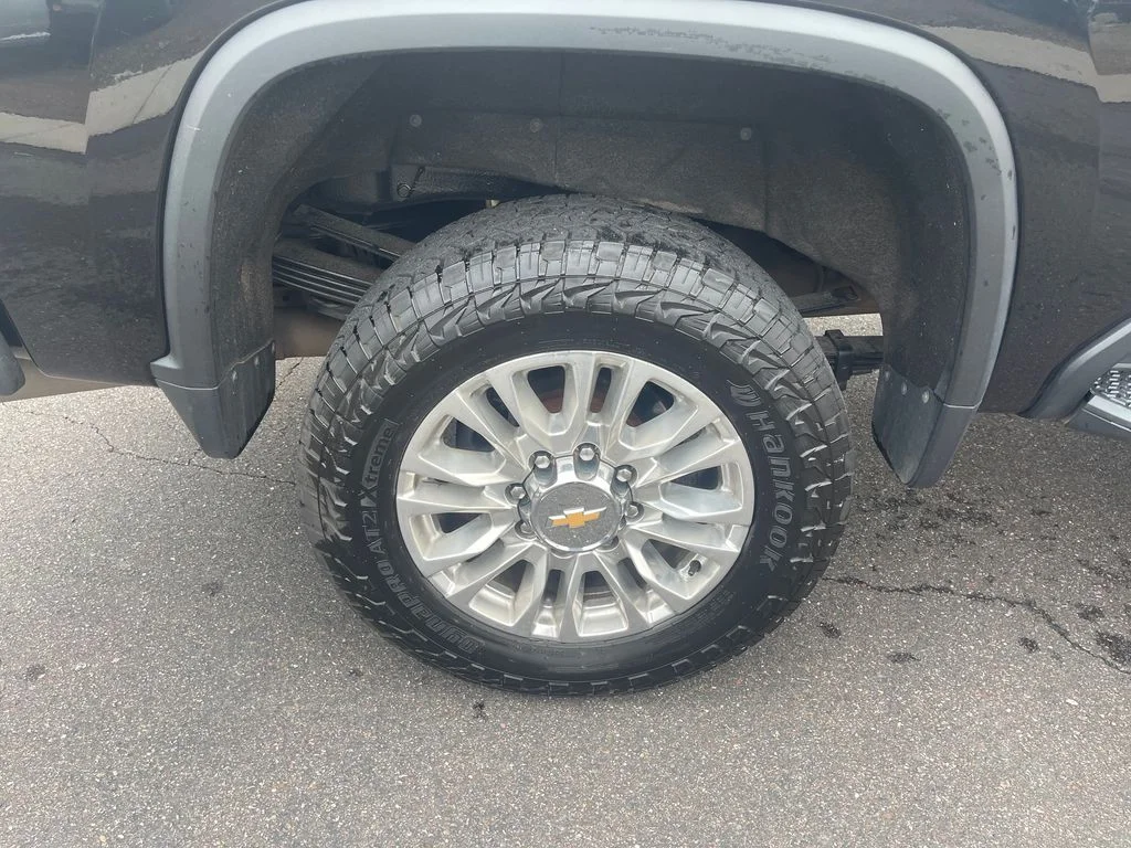 Certified Used 2022 Black Chevrolet High Country image 11