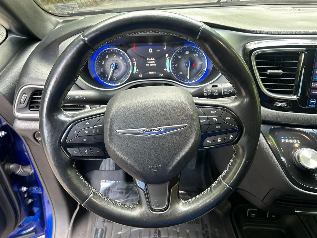 Used 2019 Blue Chrysler Touring L image 21