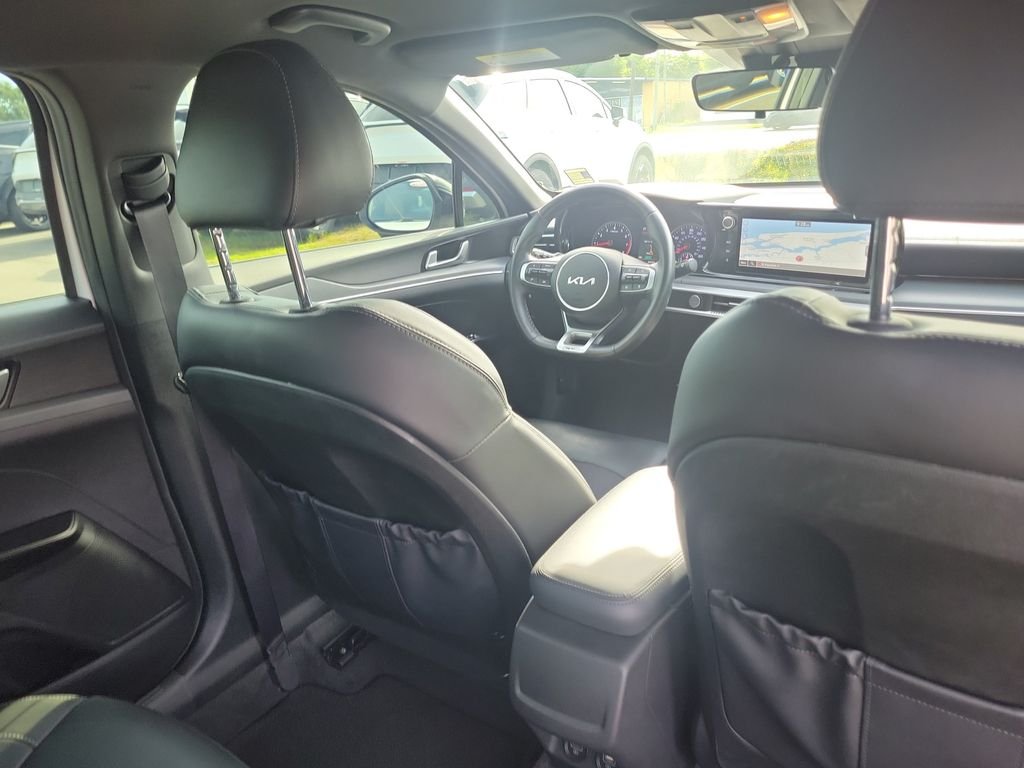 Used 2024 White Kia GT-Line image 13