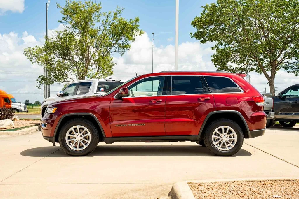Used 2021 Jeep Grand Cherokee Laredo E with VIN 1C4RJEAG3MC597176 for sale in Bastrop, TX