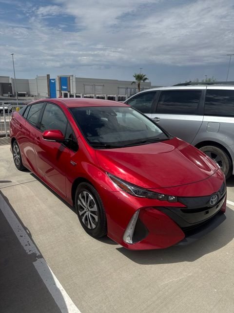 Used 2020 Red Toyota XLE image 2