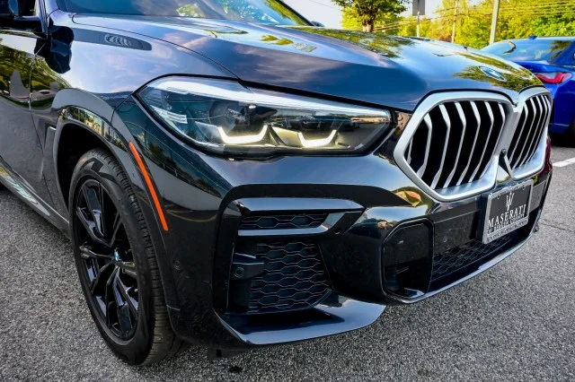 Used 2022 Black Sapphire Metallic BMW xDrive40i, M-Sport Pckge, Extra Clean, Loaded!!!! image 11