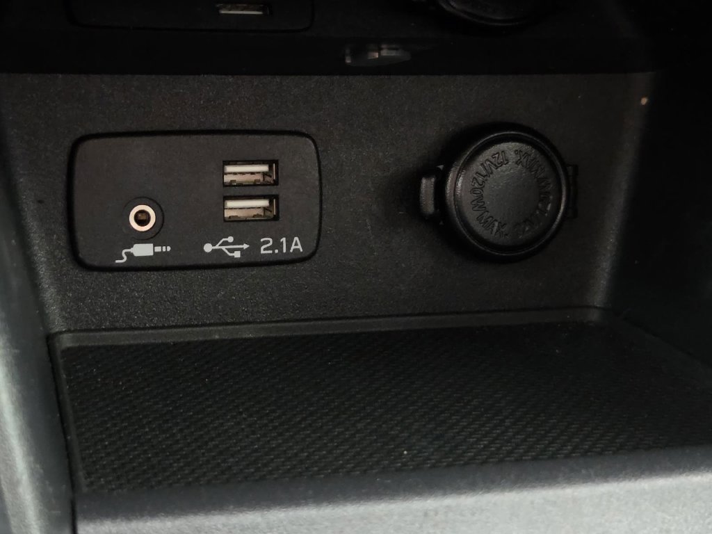 Used 2019 White Subaru Limited image 29