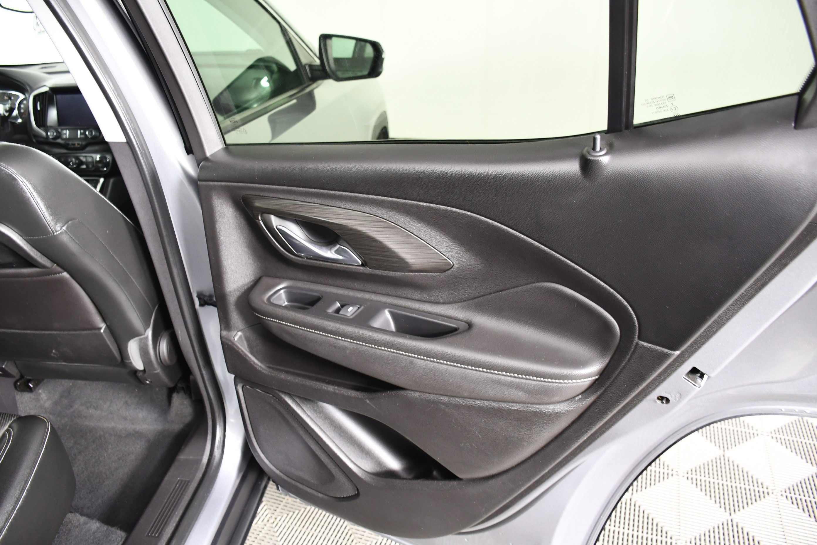 Used 2024 Sterling Metallic GMC SLT image 45
