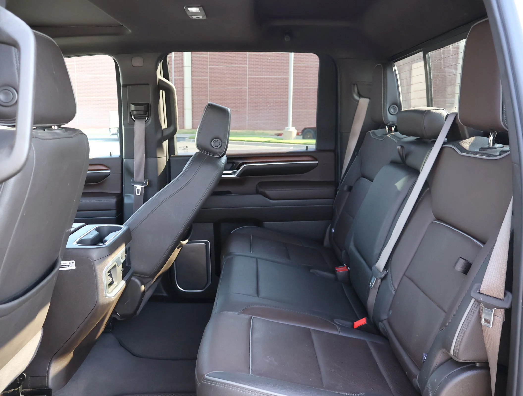 Used 2025 White Frost Tricoat GMC Denali image 28