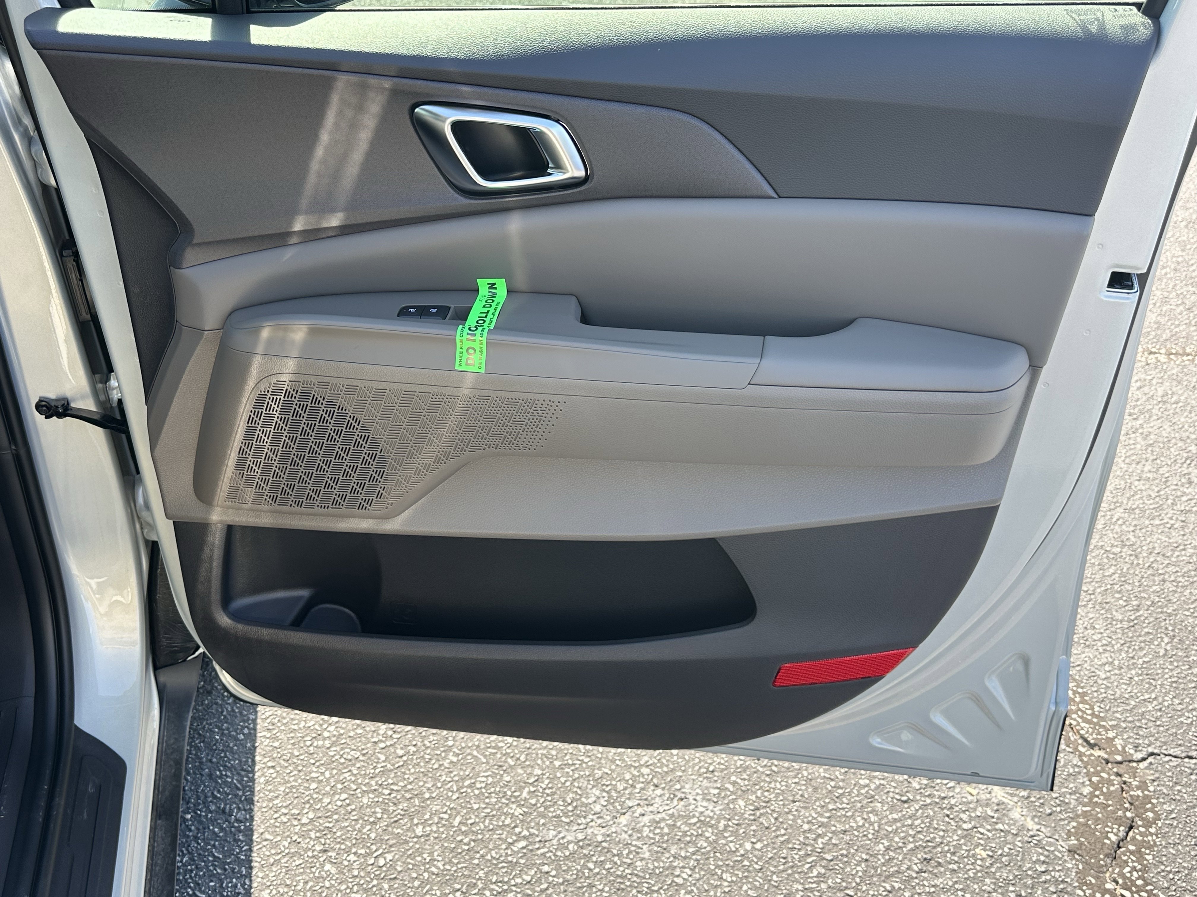 New 2026 Ivory Silver Kia EX image 15