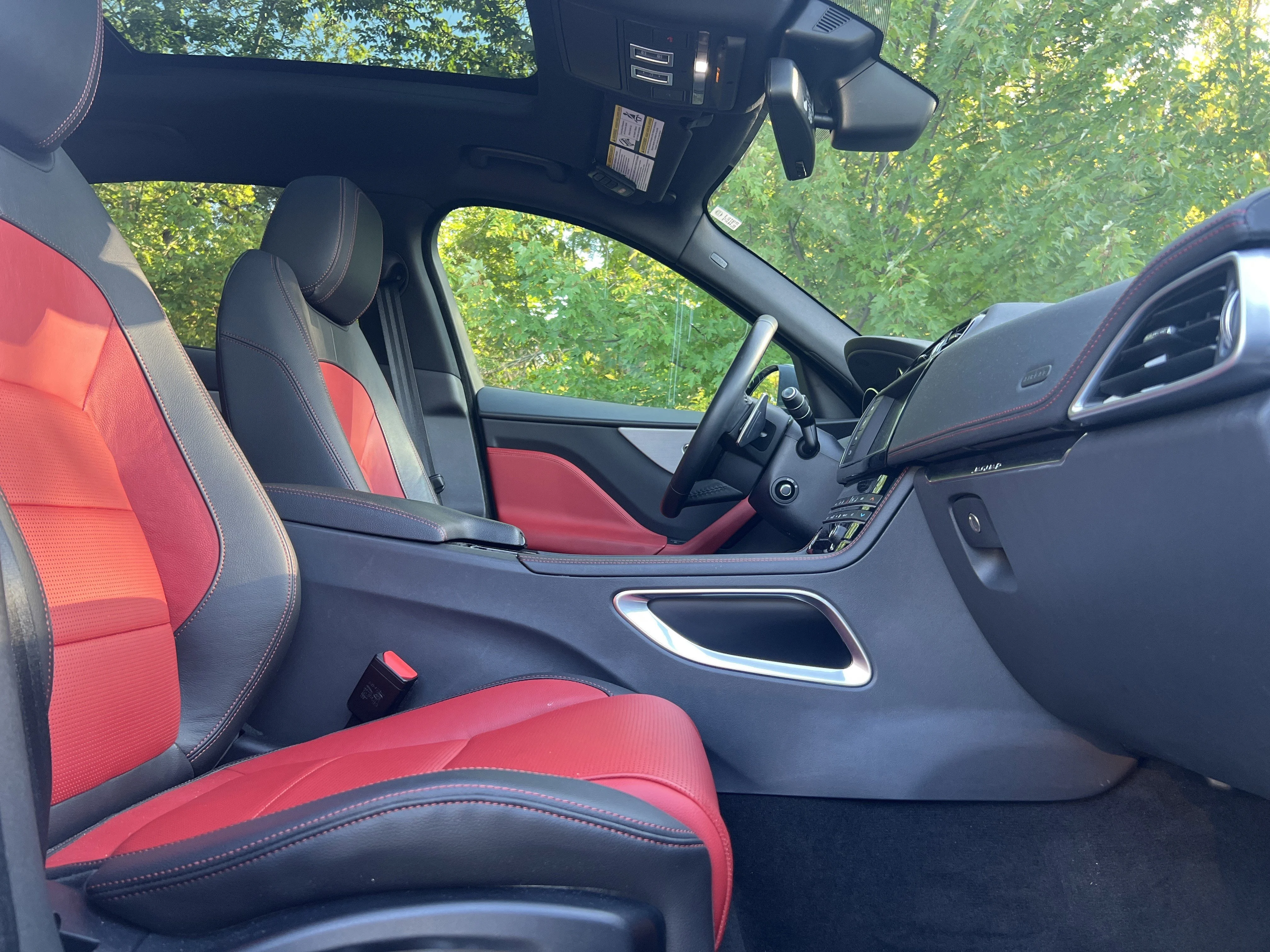 2018 Jaguar F-PACE R-Sport - Photo 24