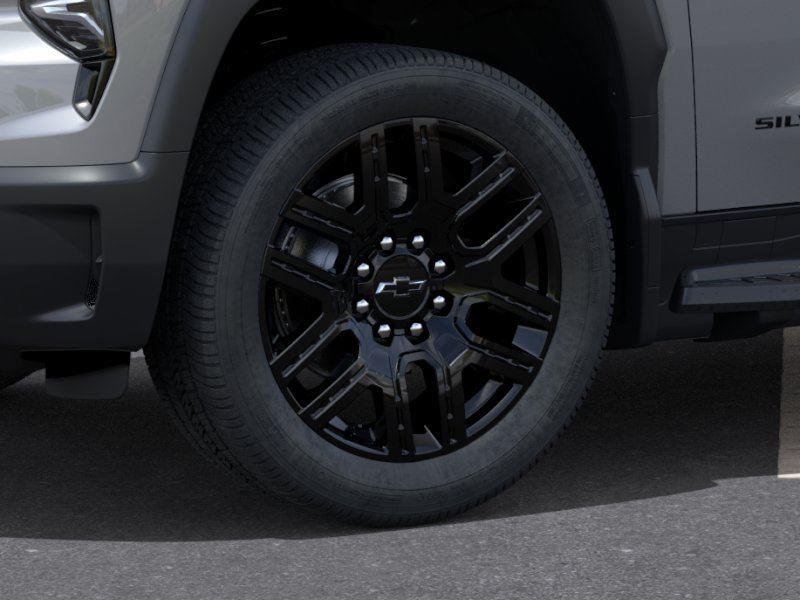 2026 Chevrolet Silverado EV LT - Photo 9