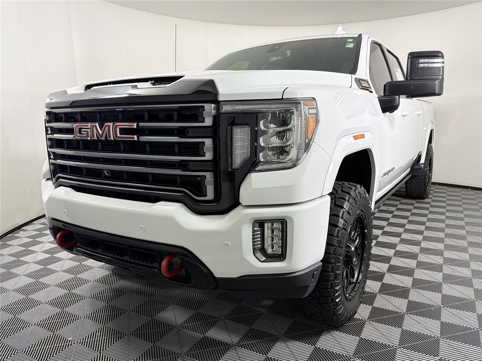 Used 2022 Summit White GMC AT4 image 3