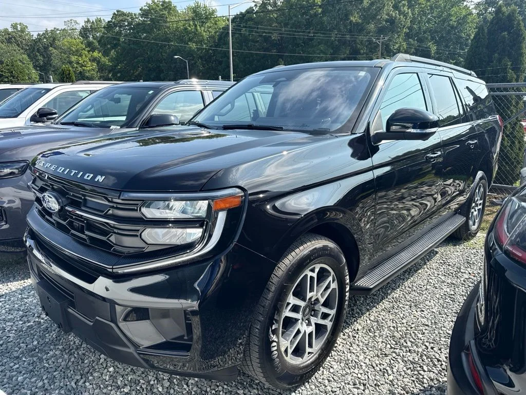 Used 2025 Black Ford Active image 1