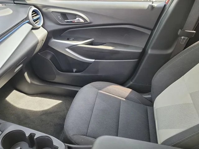 2024 Chevrolet Trax LS - Photo 32