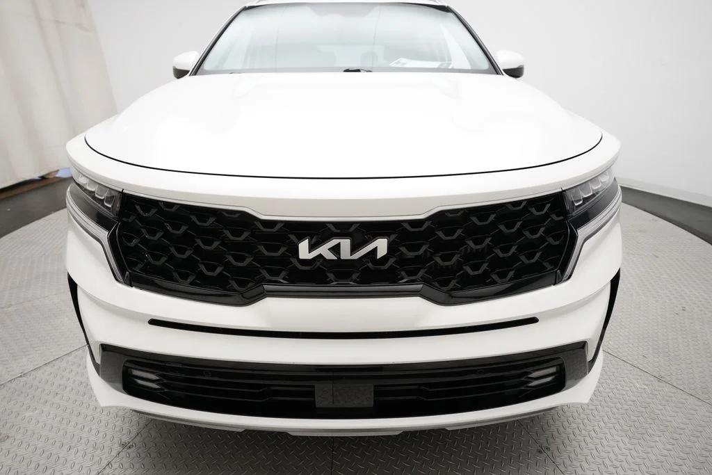 Used 2023 White Kia EX image 23