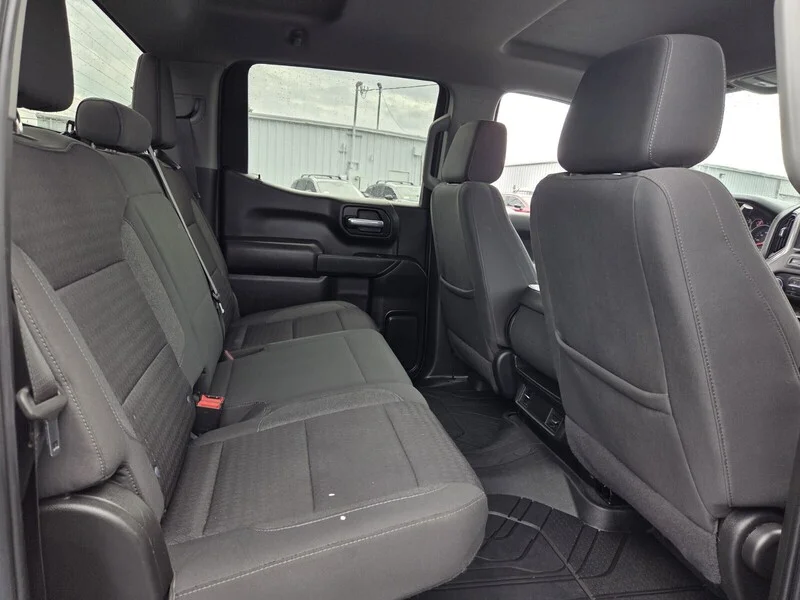 Used 2022 Summit White CHEVROLET CUSTOM image 16