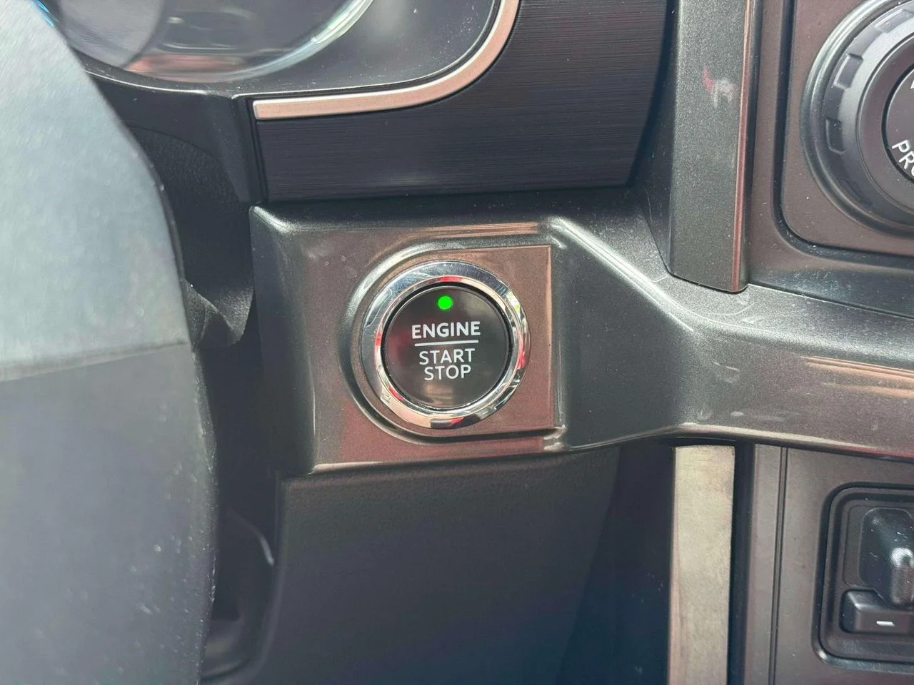Used 2022 Agate Black Metallic Ford XLT image 29