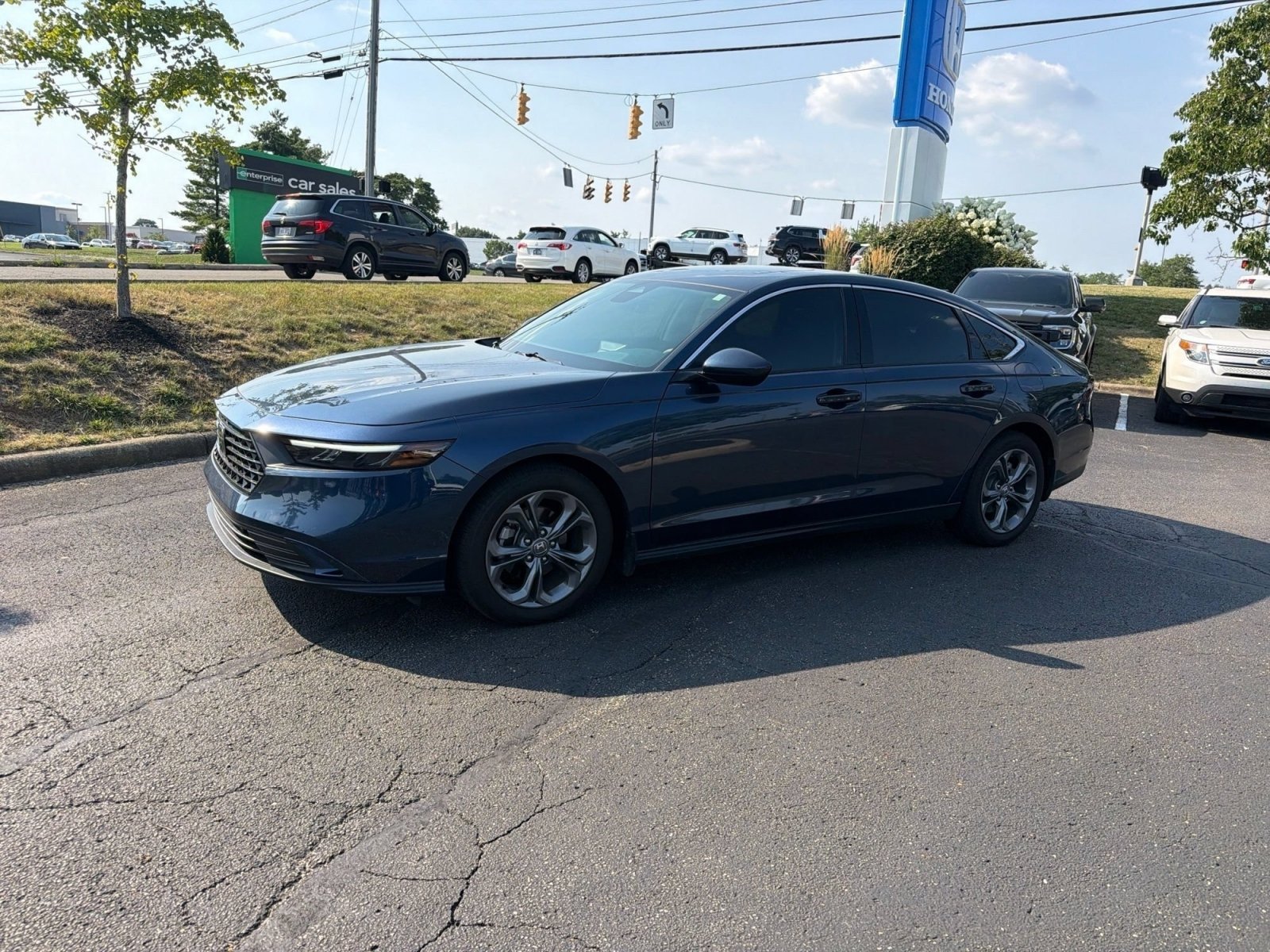 Certified Used 2024 Canyon River Blue Metallic Honda EX image 22