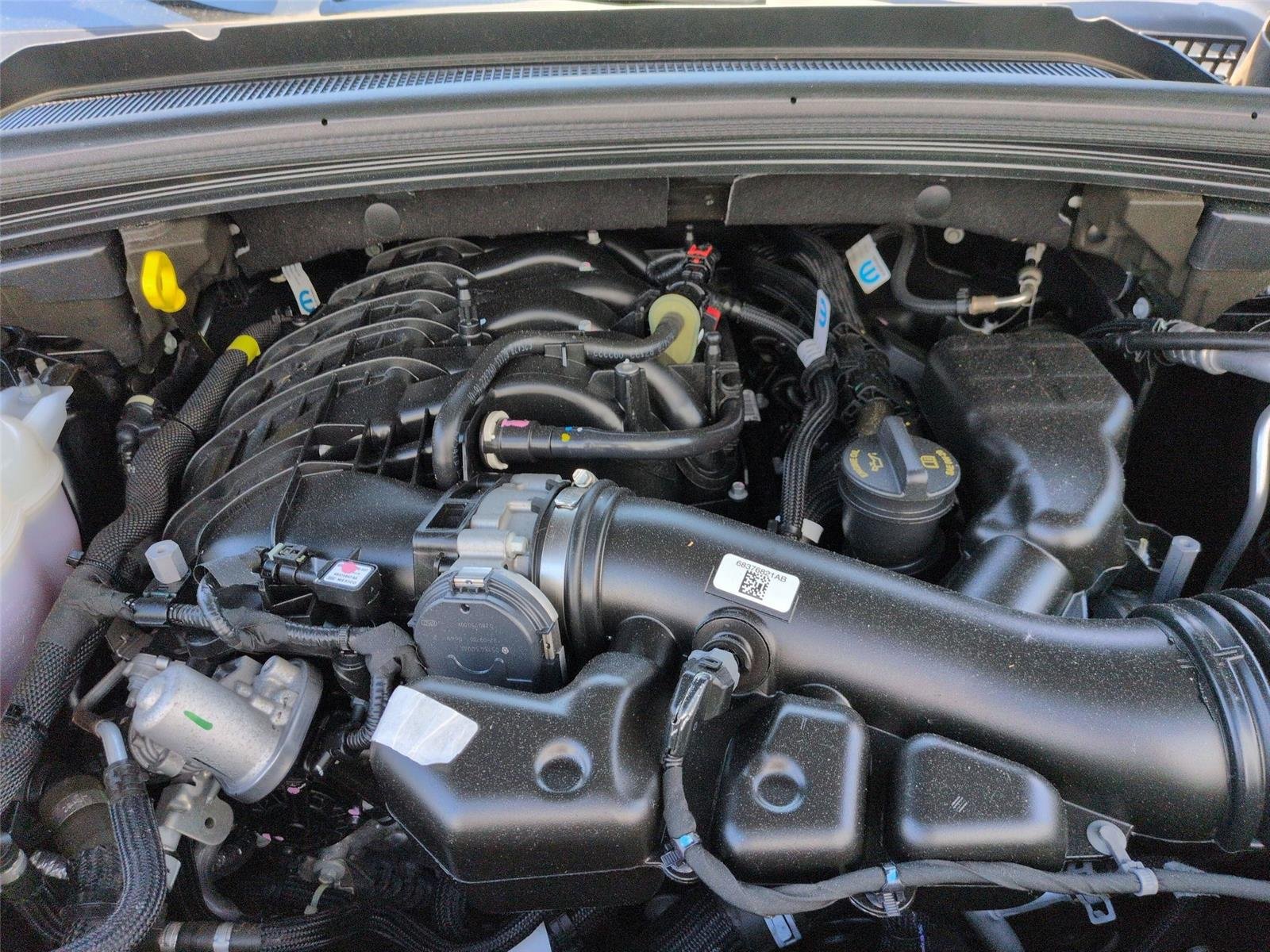 Used 2023 Diamond Black Crystal Pearlcoat Jeep Laredo image 37
