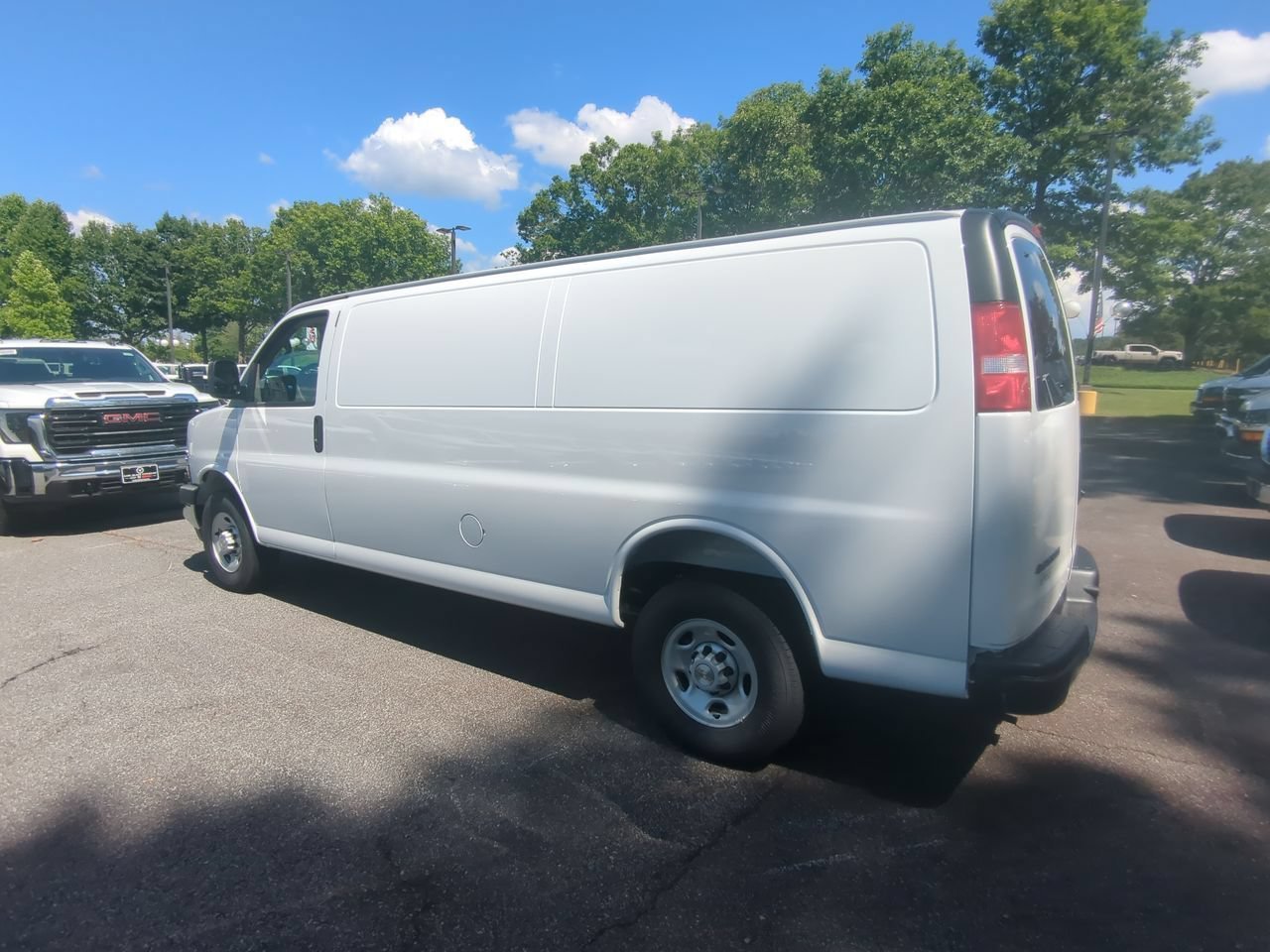 2026 Chevrolet Express Cargo Work Van - Photo 6