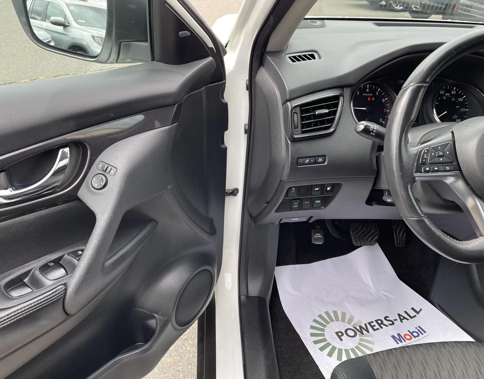 Used 2018 Nissan Rogue SV with VIN 5N1AT2MV4JC769304 for sale in Manchester, CT