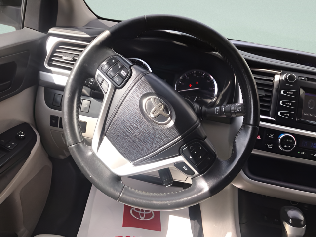 Used 2015 Gray Toyota LE Plus V6 image 10