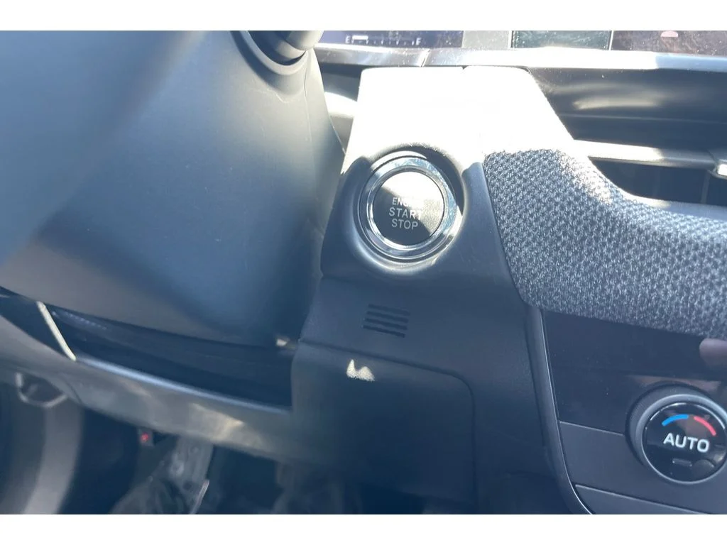 Used 2026 Sapphire Blue Pearl Subaru Premium image 31