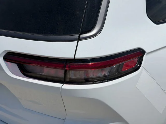 New 2026 Bright White Clear-Coat Exterior Paint Jeep Laredo image 6