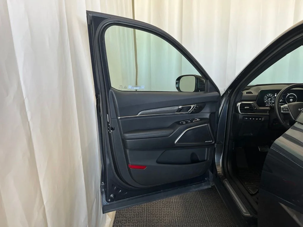 Used 2023 Gray Kia SX image 19