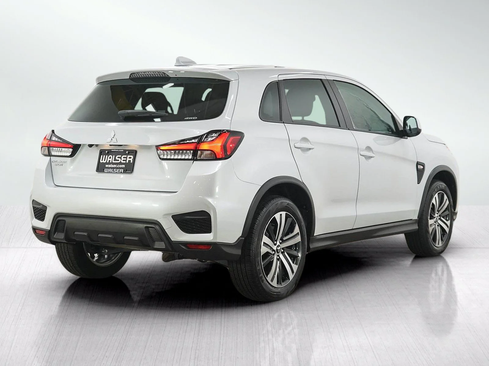 Used 2025 White Mitsubishi S image 5