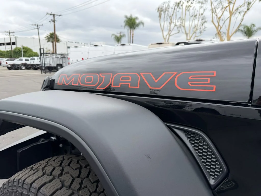 New 2026 Black Clear-Coat Exterior Paint Jeep Mojave image 10