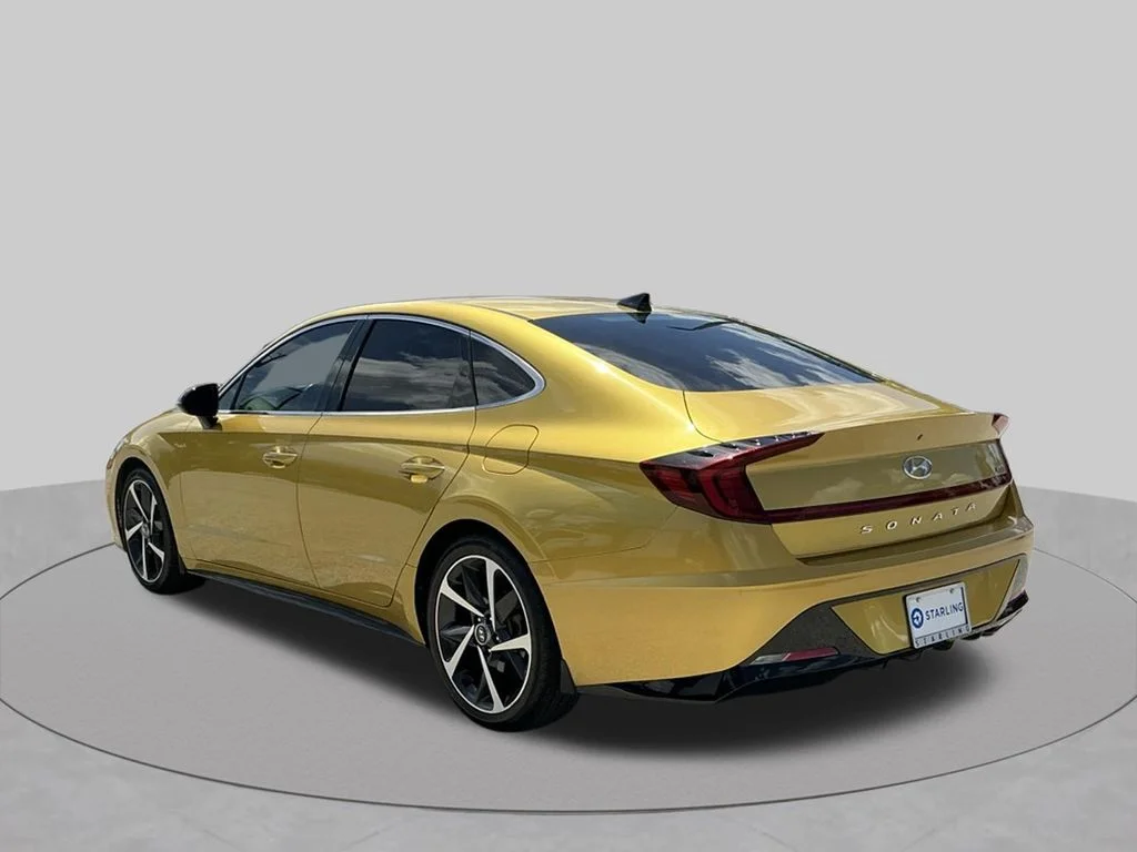 Used 2021 Yellow Hyundai SEL Plus image 6